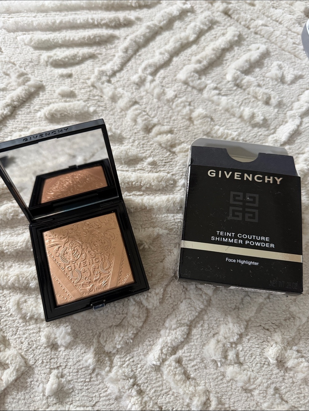 Givenchy Shimmer Powder Highlighter in Champagne Beige Glow